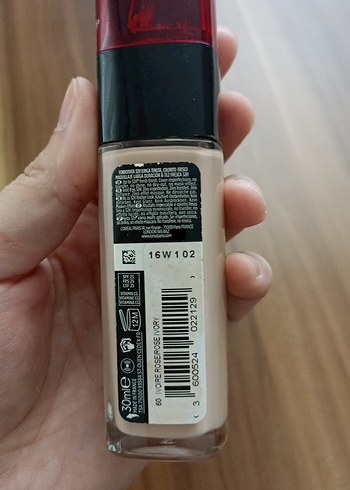  Beden L'Oréal Paris Infaillible 32H Fondöten Açık Bej