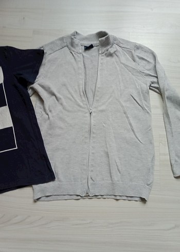 10 yaş tişört ve triko hırka - Görsel 3