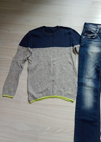 8 yaş Benetton kazak ve kot pantolon - Görsel 3