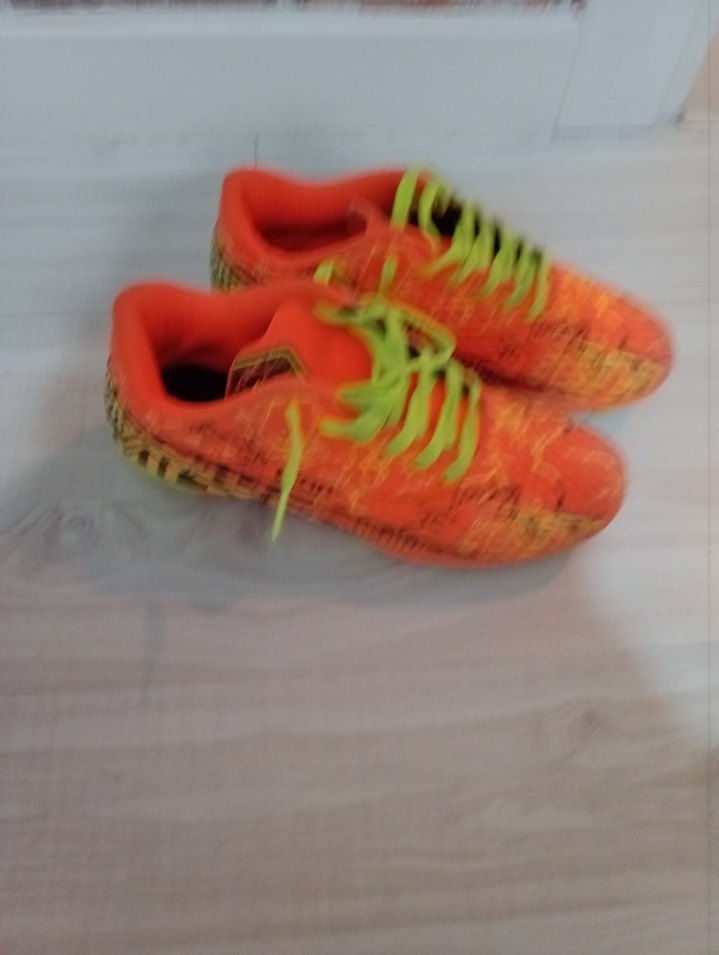 Turuncu Yılan Desenli Erkek Futbol Ayakkabısı - Görsel 2