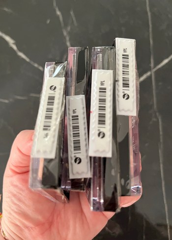 Wet n Wild Megaglo Hello Halo Aydınlatıcı ve Allık - Görsel 4