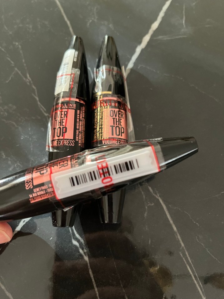 Maybelline Over The Top Siyah Maskara - Görsel 2