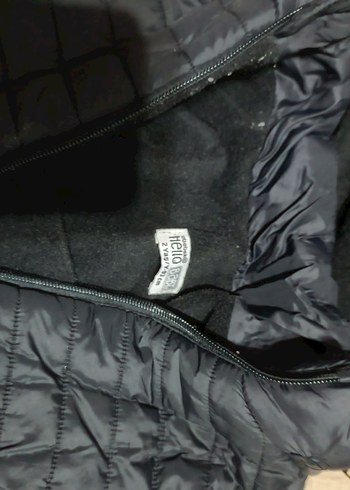 Siyah Erkek Çocuk Kapüşonlu Mont - Görsel 2