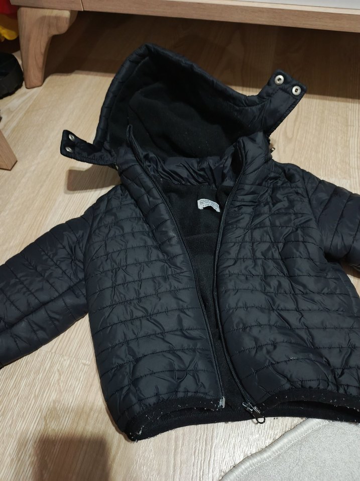 Siyah Erkek Çocuk Kapüşonlu Mont - Görsel 3