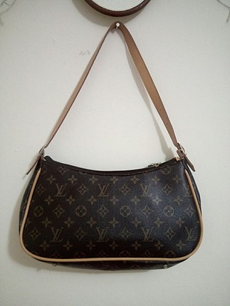 Louis Vuitton Birkaç kez kullanılmış yeni durumda çanta 