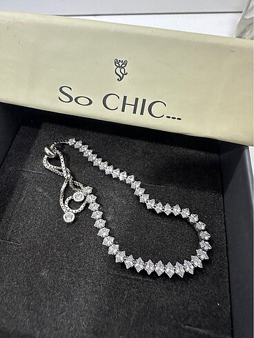 So chic
