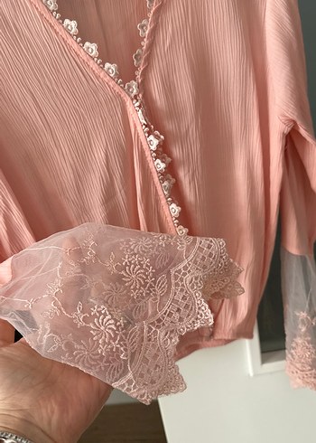 Dantel Detaylı Pembe V Yaka Bluz - Görsel 2