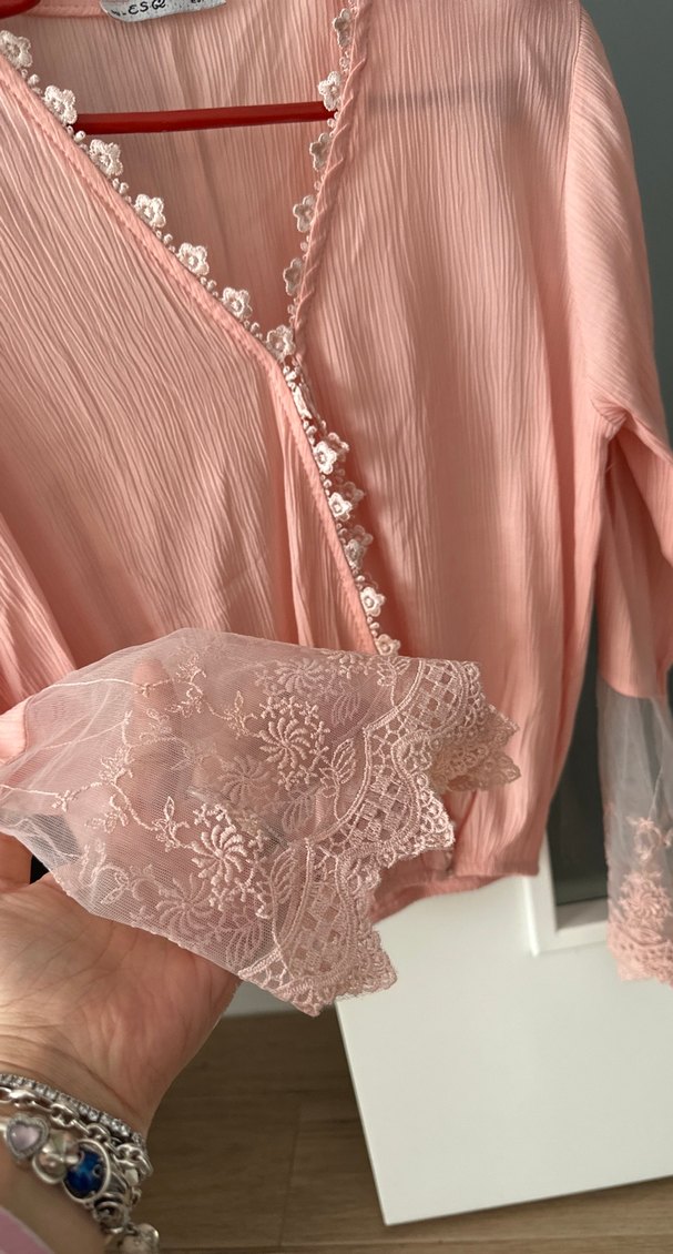 Dantel Detaylı Pembe V Yaka Bluz - Görsel 2