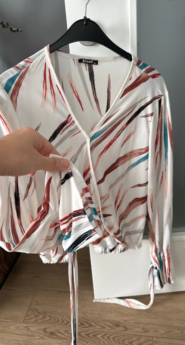 V Yaka Uzun Kollu Batik Desenli Bluz - Görsel 2