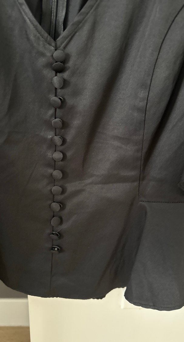 Düğmeli V Yaka Siyah Gömlek - Görsel 3