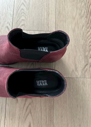 Bordo Yılan Desenli Süet Topuklu Bot - Görsel 3