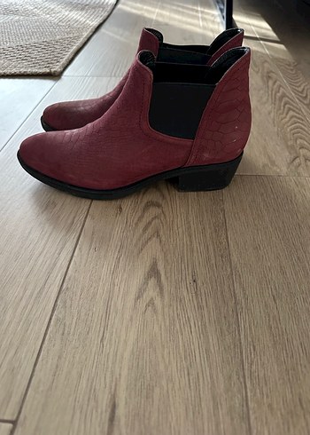 Bordo Yılan Desenli Süet Topuklu Bot - Görsel 2