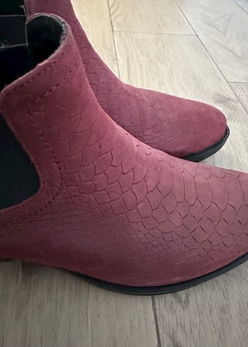 Bordo Yılan Desenli Süet Topuklu Bot - Görsel 5