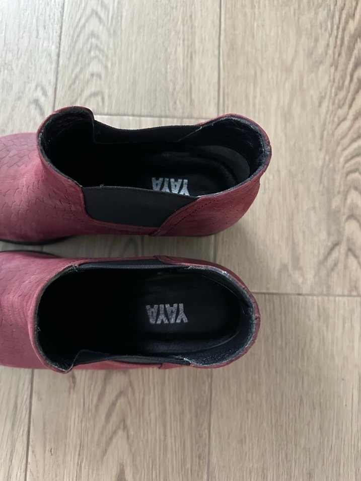 Bordo Yılan Desenli Süet Topuklu Bot - Görsel 3