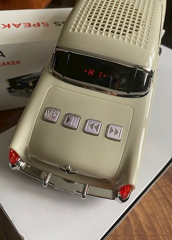 Parlak Beyaz Oyuncak Araba - Görsel 6