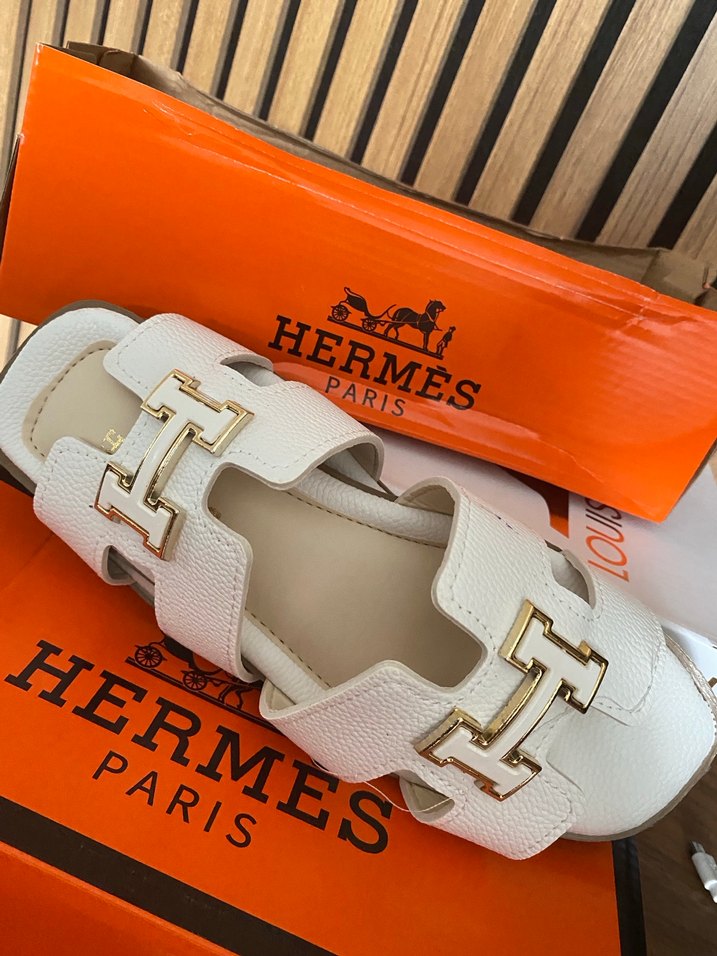 Beyaz Tokalı Kadın Terlik, Kalın Topuklu - Görsel 2