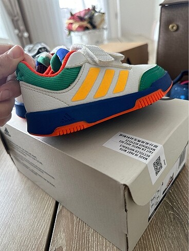 24 Beden 25 numara Adidas çocuk ayakkabı