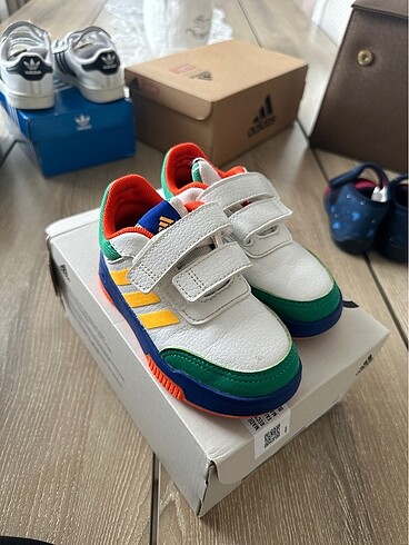 25 numara Adidas çocuk ayakkabı