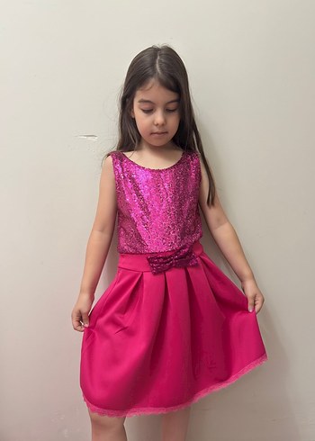 Pullu ve Parlak Pembe Kolsuz Abiye