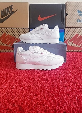 REEBOK CLASIC