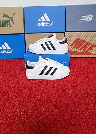 ADIDAS SUPERSTAR