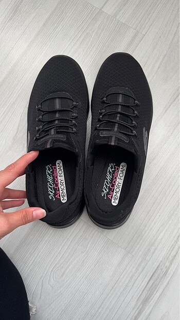 39 Beden siyah Renk Skechers spor ayakkabı
