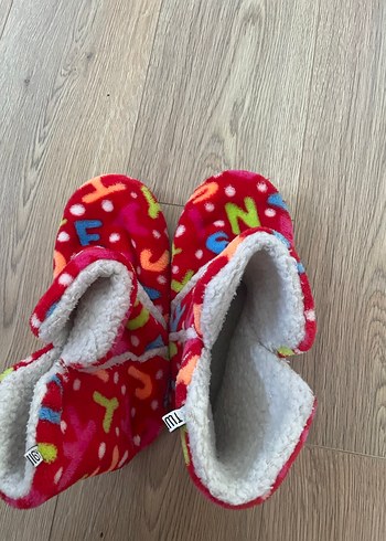 Kızlar için Renkli Pop Kültür Ev Terliği - Görsel 4