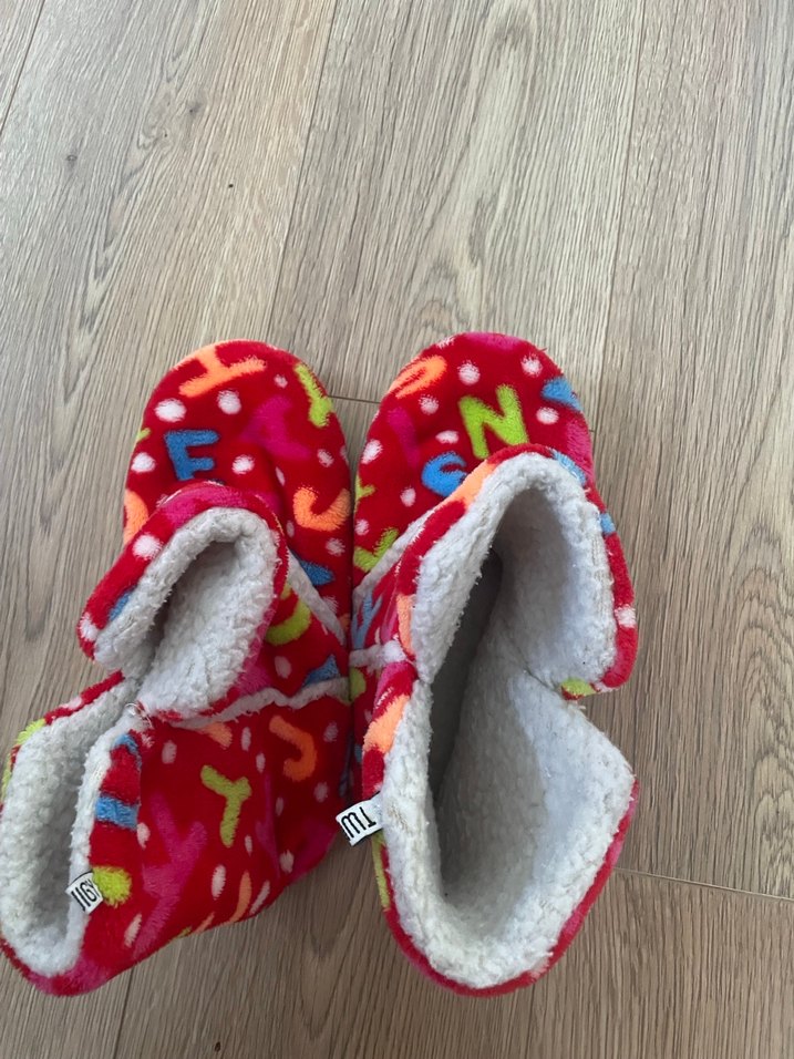 Kızlar için Renkli Pop Kültür Ev Terliği - Görsel 4