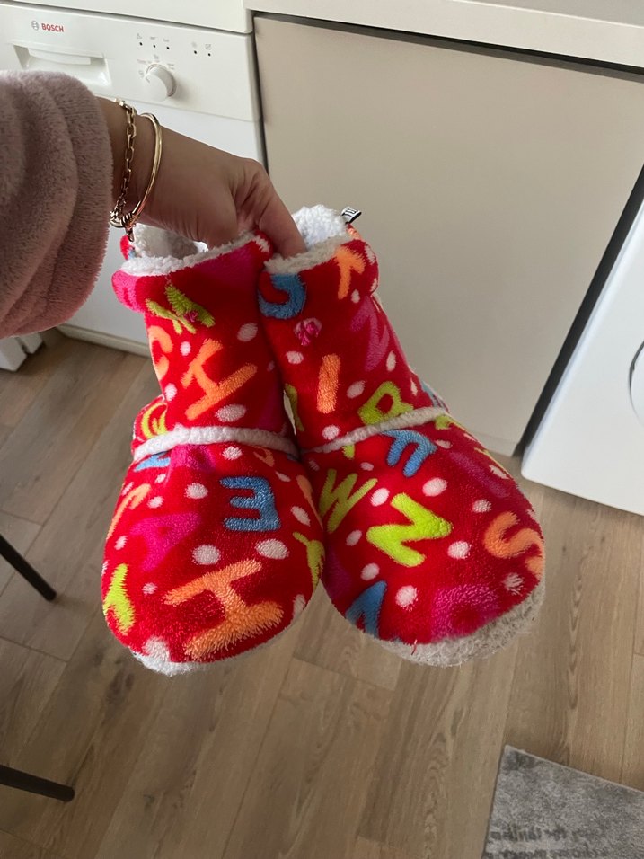 Kızlar için Renkli Pop Kültür Ev Terliği - Görsel 5