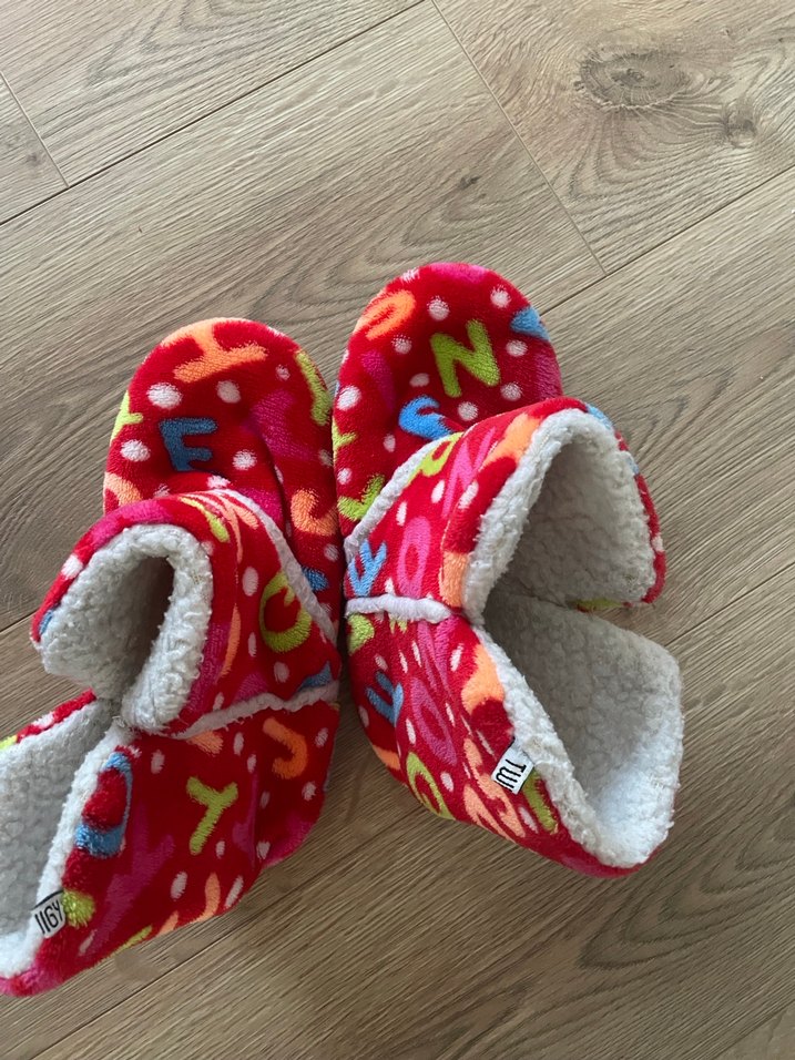 Kızlar için Renkli Pop Kültür Ev Terliği - Görsel 2