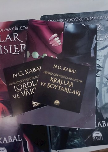  Beden Renk Lordlar ve Varisler & Krallar ve Soytarıları (HGOİ 2 Kitap)