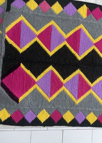Çok Renkli Desenli Geleneksel Kilim - Görsel 4