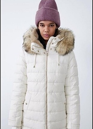 Zara Mont
