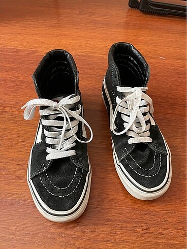 Bilekli Vans