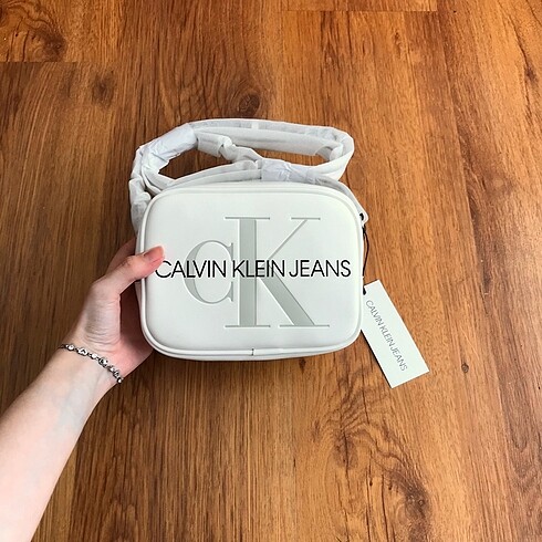 Calvin klein askılı çanta