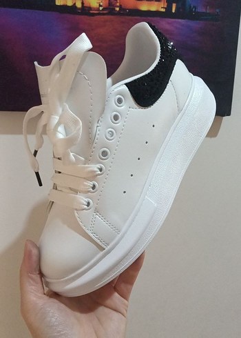 Alexander McQueen siyah taşlı ayakkabı