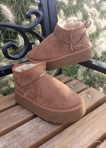 Ugg UGG platform taba bot