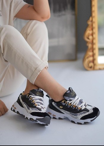 Skechers Gri Yılan Desenli Bağcıklı Sneakers
