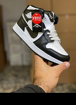 Air Jordan siyah beyaz