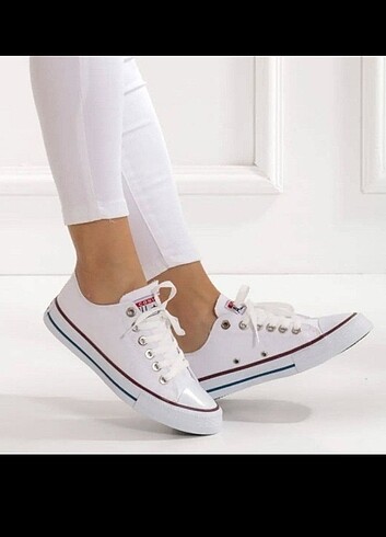 Beyaz kısa Converse