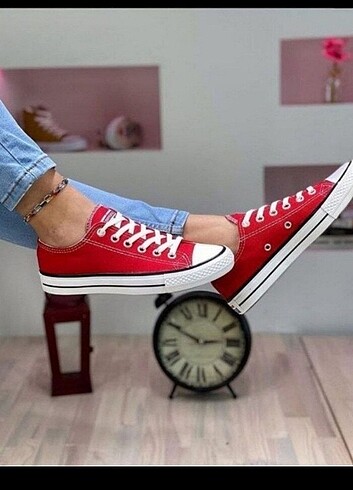 Kırmızı kısa Converse