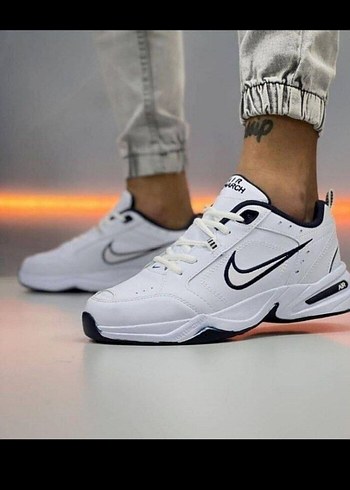 Nike Air Monarch beyaz ayakkabı