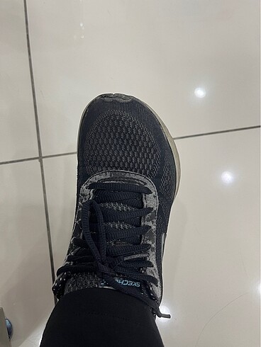 37 Beden Skechers spor ayakkabı