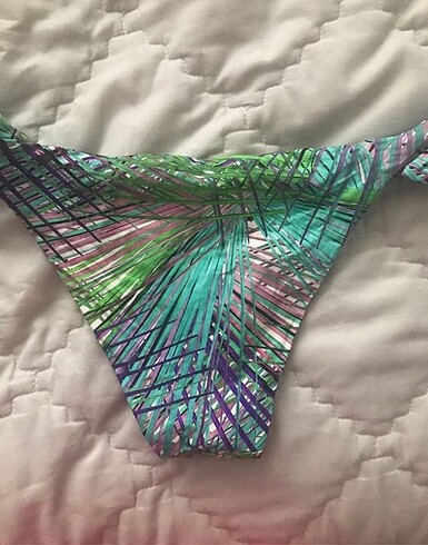 38 Beden çeşitli Renk Calzedonia bikini