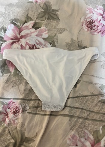 42 Beden Beyaz Dantelli Kadın Bikini Altı