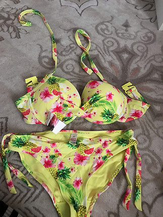 Hiç giyilmemiş bikini 