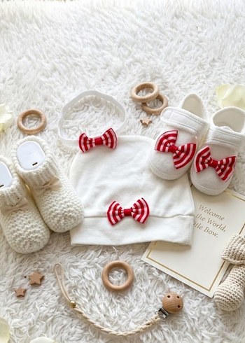 Diğer Kirmizi Beyaz Fiyonklu Bebek Seti