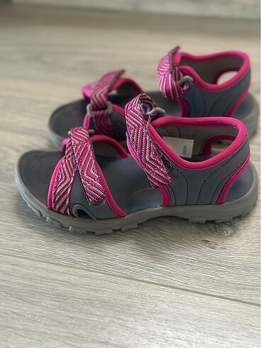 28 Beden Decathlon çocuk sandalet