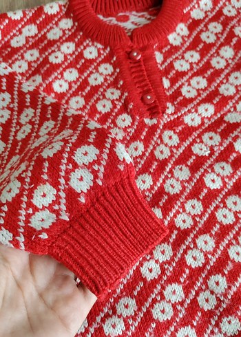 Kırmızı Çiçek Desenli Triko kazak - Görsel 2