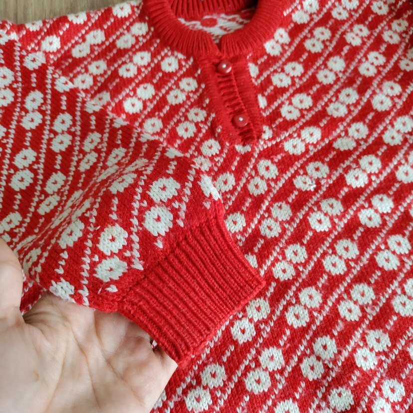 Kırmızı Çiçek Desenli Triko kazak - Görsel 2
